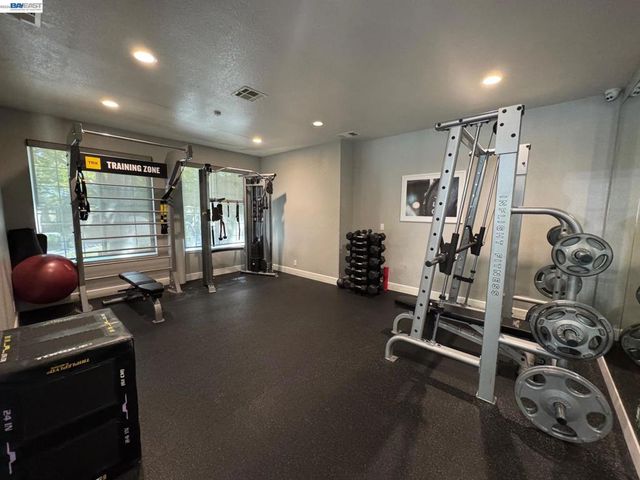 630 Canyon Oaks Drive D, Oakland, CA 94605