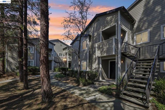 630 Canyon Oaks Drive D, Oakland, CA 94605