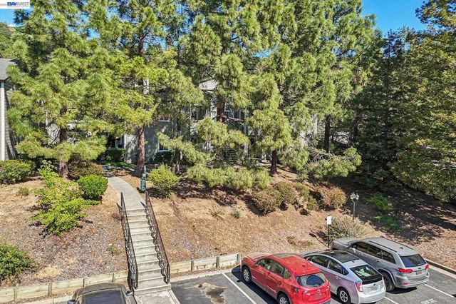 630 Canyon Oaks Drive D, Oakland, CA 94605