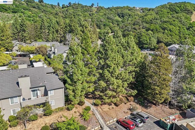 630 Canyon Oaks Drive D, Oakland, CA 94605