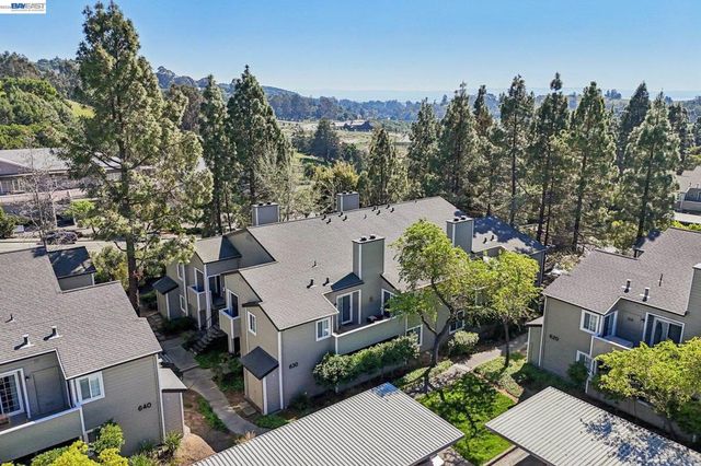 630 Canyon Oaks Drive D, Oakland, CA 94605