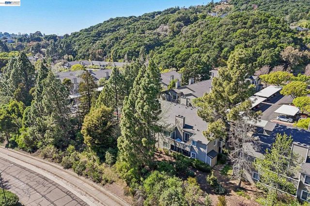 630 Canyon Oaks Drive D, Oakland, CA 94605