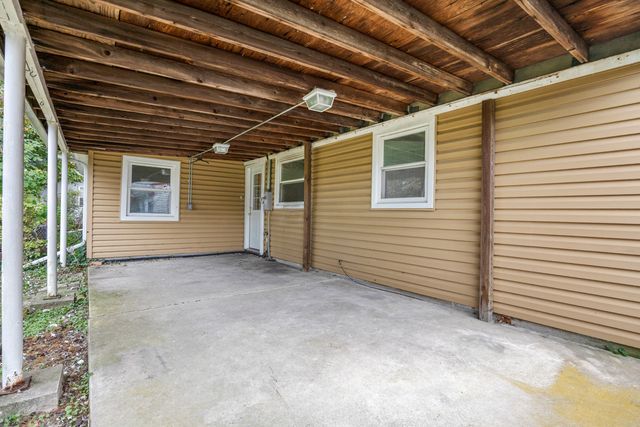 205 Hereford Drive, Steger, IL 60475