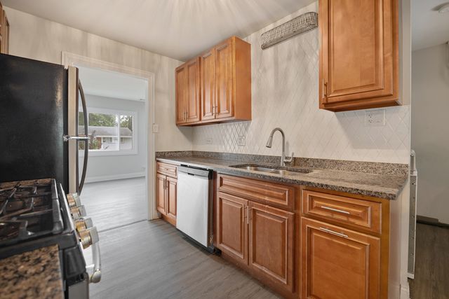 205 Hereford Drive, Steger, IL 60475