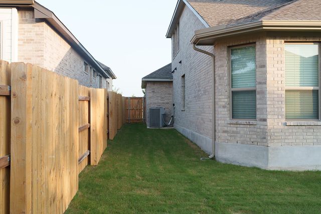 290 Left Fork DR, Kyle, TX 78640