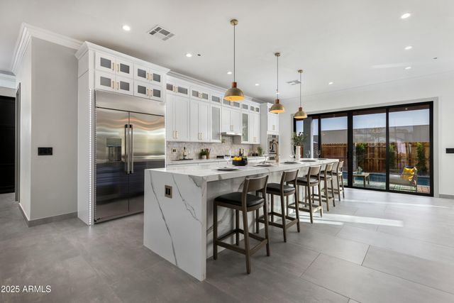 8319 E COLUMBUS Avenue, Scottsdale, AZ 85251