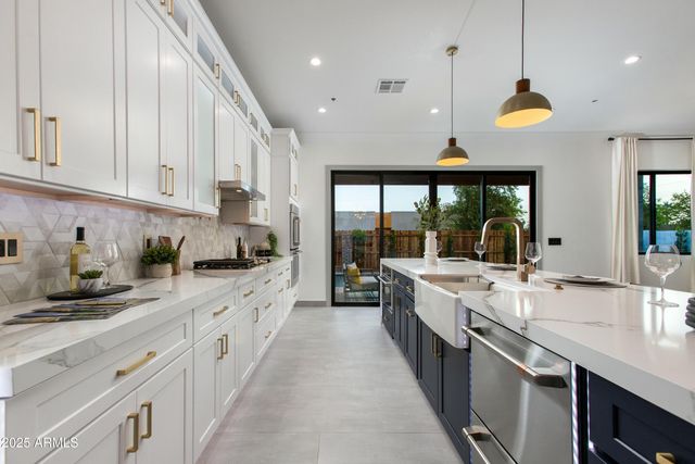8319 E COLUMBUS Avenue, Scottsdale, AZ 85251