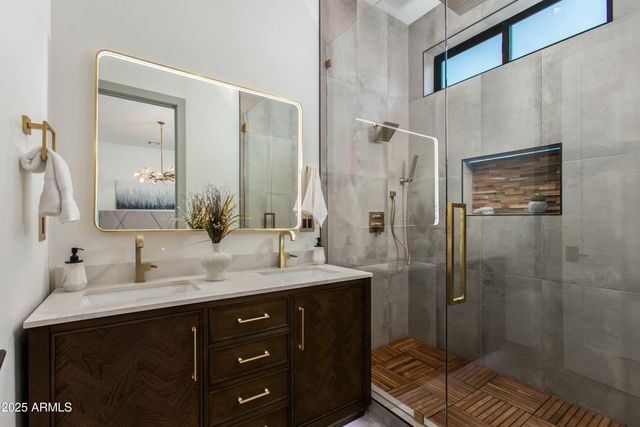 8319 E COLUMBUS Avenue, Scottsdale, AZ 85251