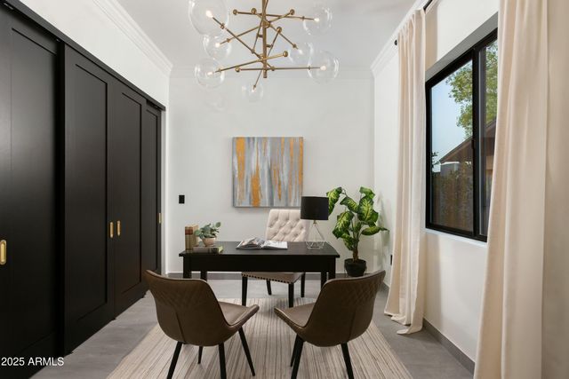 8319 E COLUMBUS Avenue, Scottsdale, AZ 85251
