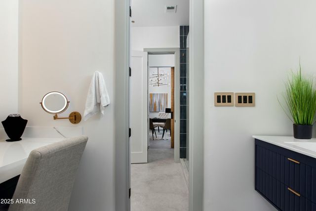 8319 E COLUMBUS Avenue, Scottsdale, AZ 85251