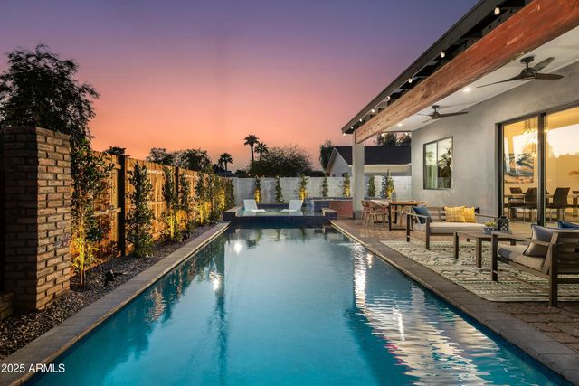8319 E COLUMBUS Avenue, Scottsdale, AZ 85251