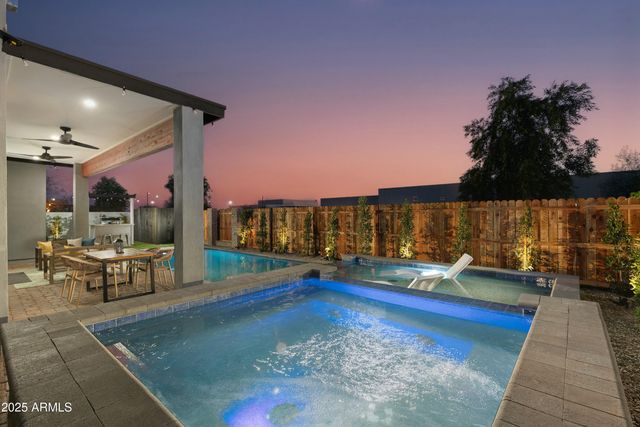 8319 E COLUMBUS Avenue, Scottsdale, AZ 85251