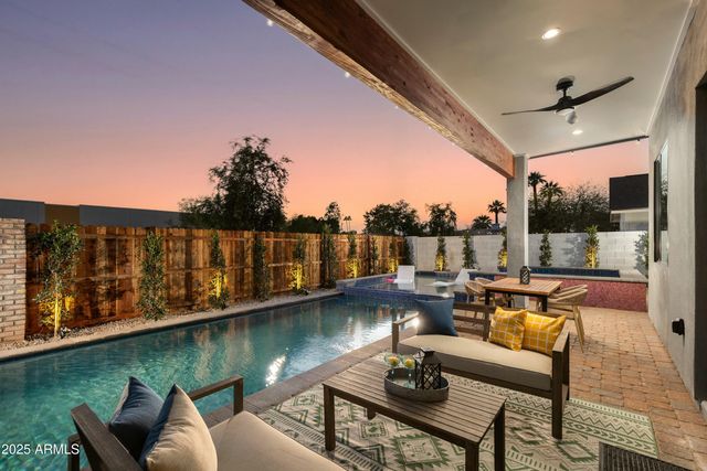 8319 E COLUMBUS Avenue, Scottsdale, AZ 85251