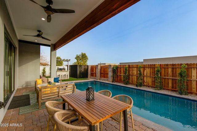 8319 E COLUMBUS Avenue, Scottsdale, AZ 85251