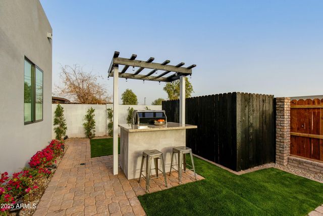 8319 E COLUMBUS Avenue, Scottsdale, AZ 85251