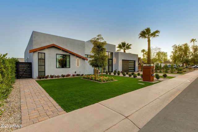 8319 E COLUMBUS Avenue, Scottsdale, AZ 85251
