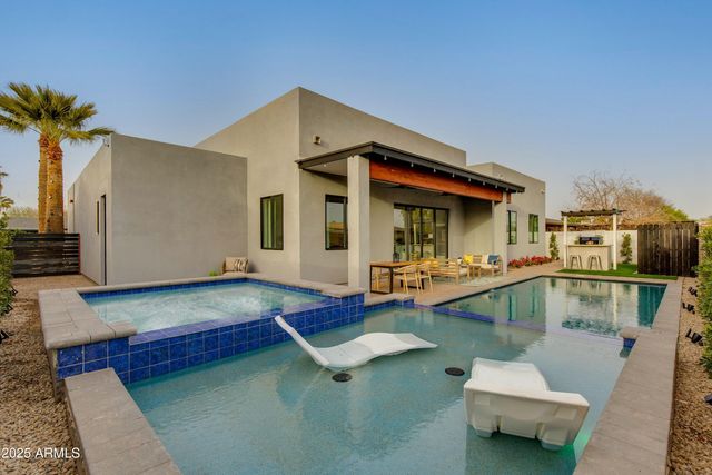 8319 E COLUMBUS Avenue, Scottsdale, AZ 85251