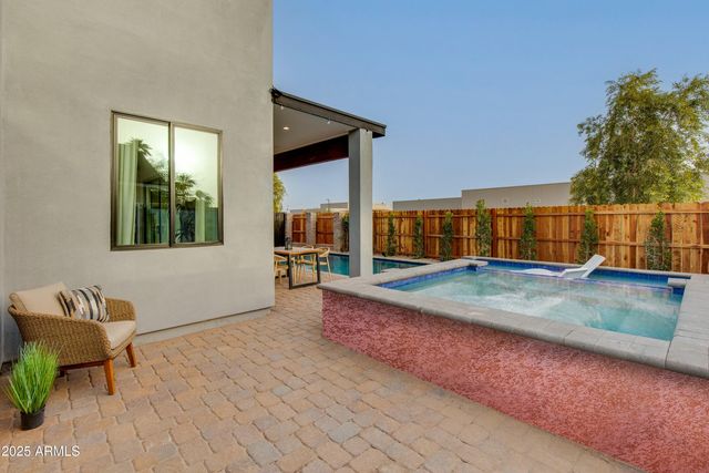 8319 E COLUMBUS Avenue, Scottsdale, AZ 85251