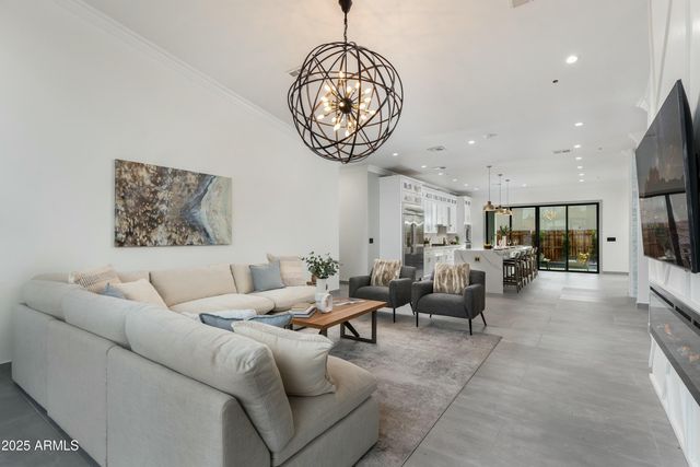 8319 E COLUMBUS Avenue, Scottsdale, AZ 85251