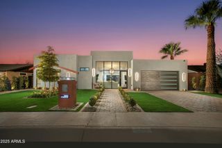 8319 E COLUMBUS Avenue, Scottsdale, AZ 85251