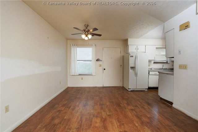 123 Oakwood Road B4, Charleston, WV 25314