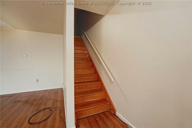 123 Oakwood Road B4, Charleston, WV 25314