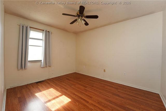 123 Oakwood Road B4, Charleston, WV 25314