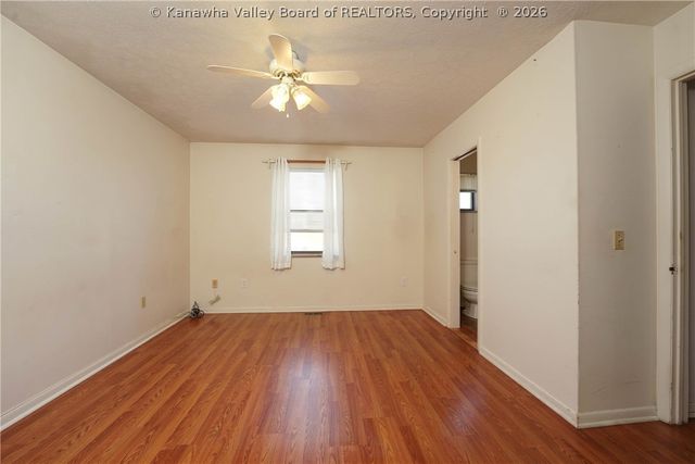 123 Oakwood Road B4, Charleston, WV 25314