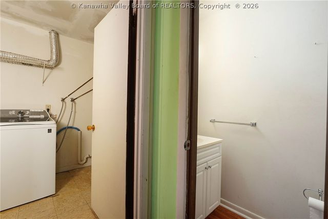 123 Oakwood Road B4, Charleston, WV 25314