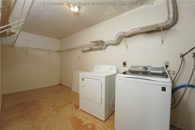 123 Oakwood Road B4, Charleston, WV 25314