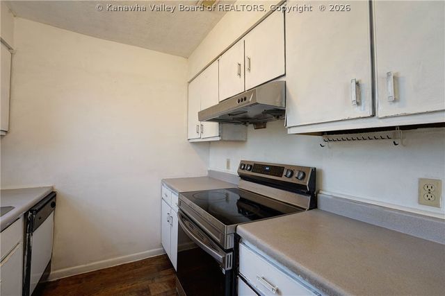 123 Oakwood Road B4, Charleston, WV 25314