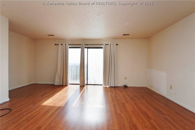 123 Oakwood Road B4, Charleston, WV 25314