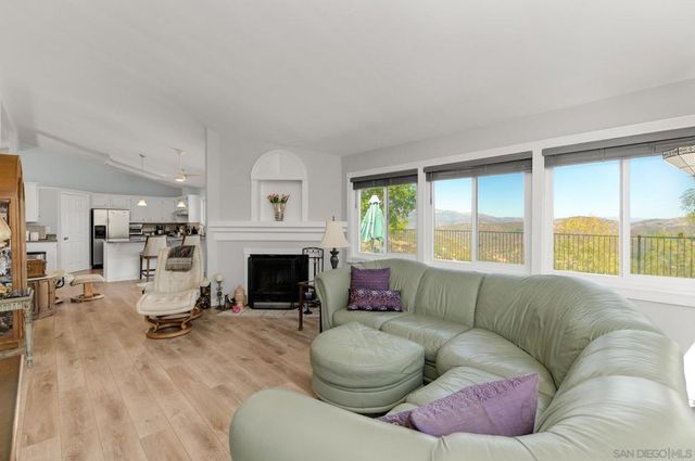 2556 Columbine Dr, Alpine, CA 91901