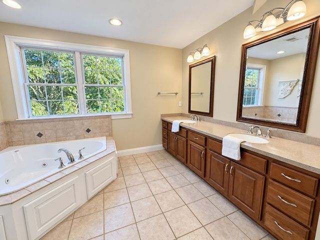3 Dairy Drive, Upton, MA 01568