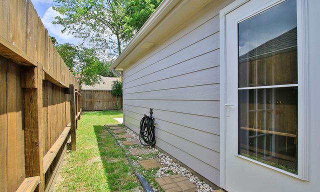 13642 Paxton Drive, Houston, TX 77014