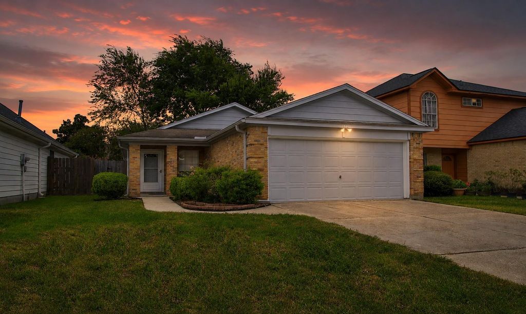 13642 Paxton Drive, Houston, TX 77014