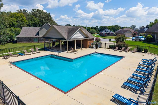 207 Somerdale Lane, Huntsville, AL 35812