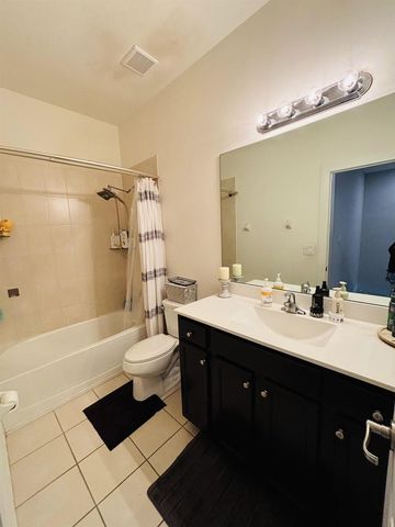 9326 W 33rd Lane, Hialeah, FL 33018