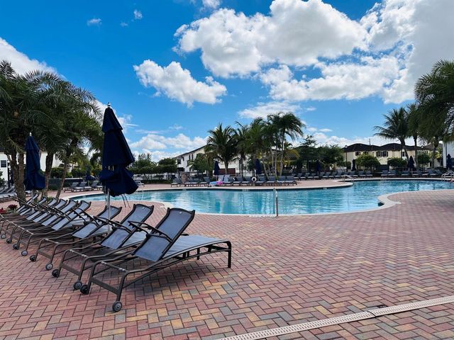 9326 W 33rd Lane, Hialeah, FL 33018