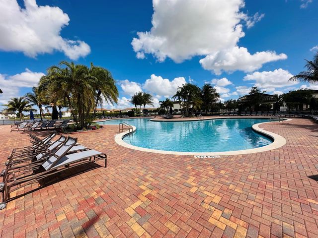 9326 W 33rd Lane, Hialeah, FL 33018