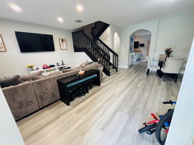9326 W 33rd Lane, Hialeah, FL 33018
