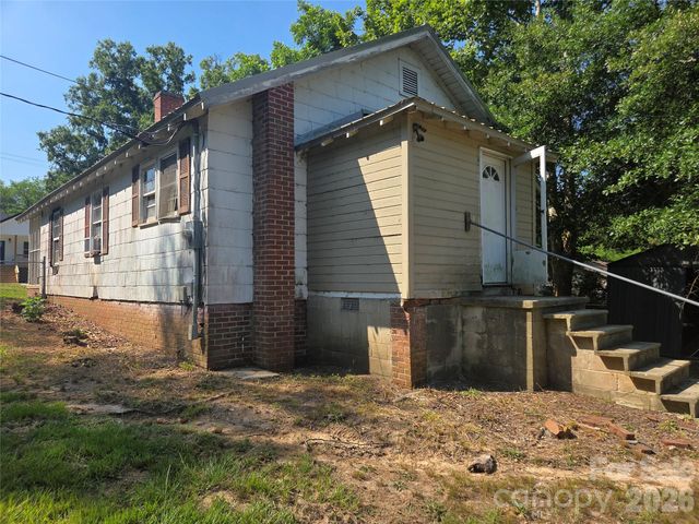 10 Wilson Avenue, Great Falls, SC 29055