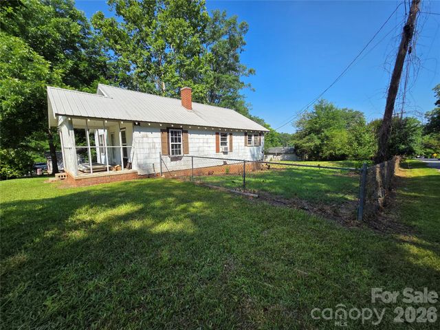 10 Wilson Avenue, Great Falls, SC 29055