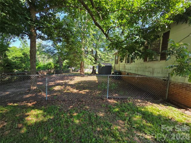 10 Wilson Avenue, Great Falls, SC 29055
