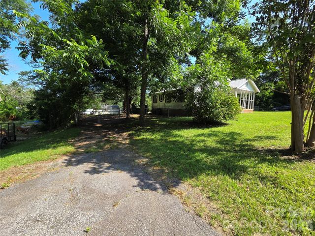 10 Wilson Avenue, Great Falls, SC 29055