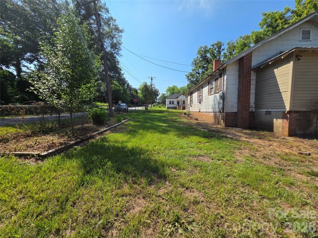 10 Wilson Avenue, Great Falls, SC 29055