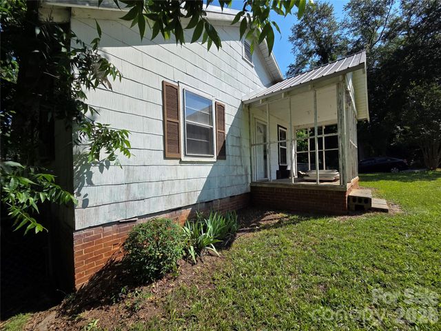 10 Wilson Avenue, Great Falls, SC 29055