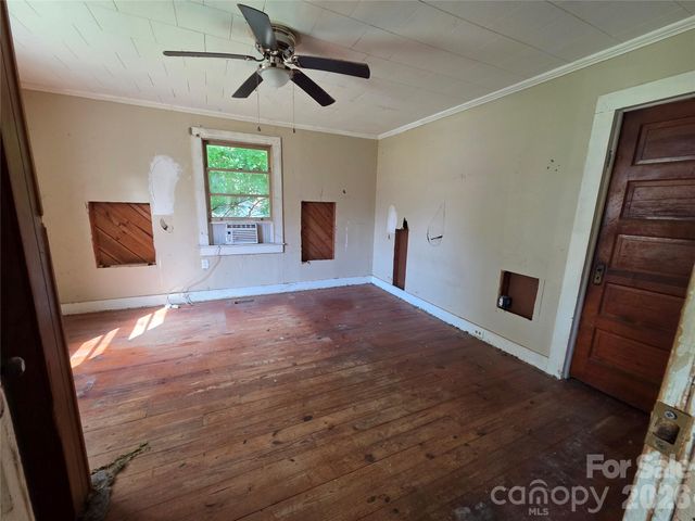 10 Wilson Avenue, Great Falls, SC 29055