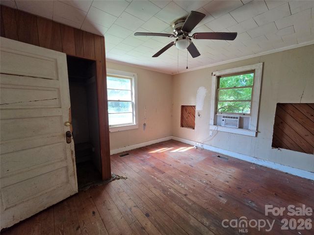 10 Wilson Avenue, Great Falls, SC 29055