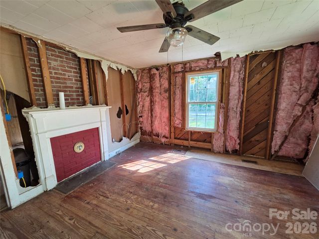 10 Wilson Avenue, Great Falls, SC 29055